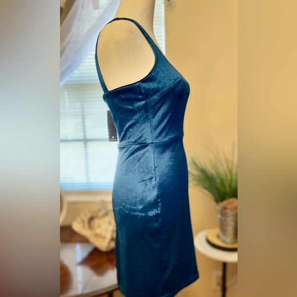 NWT Lulu’s Velvet Metallic Teal Green Formal or Semi-Formal - Picture 5 of 11